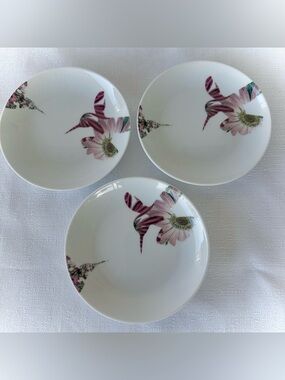 RARE Discontinued Loveramics "Flutter" 6" Plates Set of 3 - Peter Ting Design